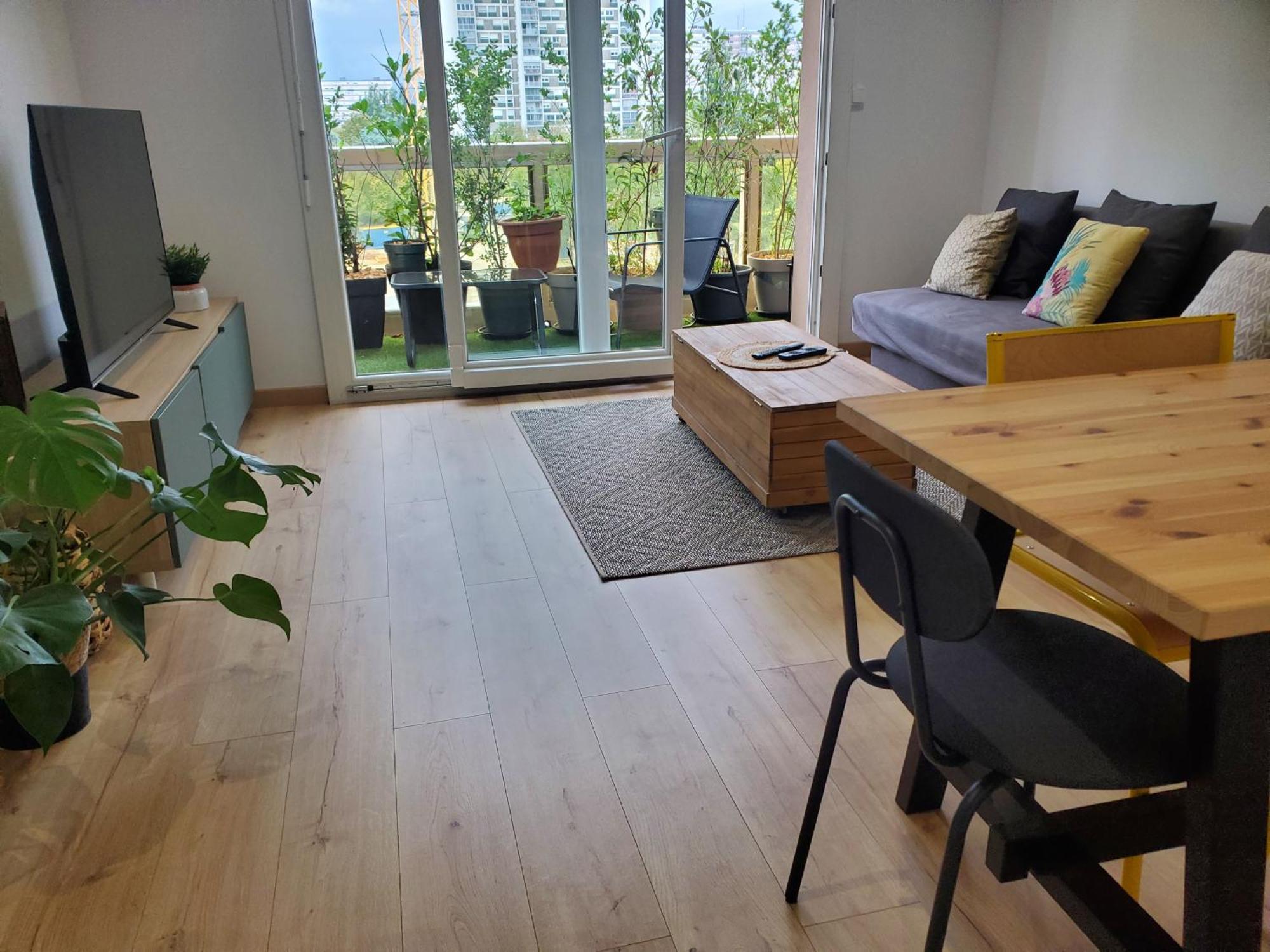 Sweet Apartment *